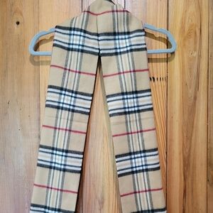 Cashming Plaid Beige Scarf with Red and Black Accents